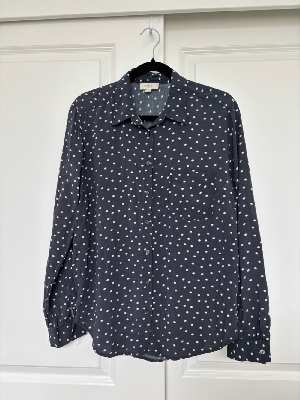 LOFT Dark Gray & White Polka Dot Button-Up Shirt Size L
